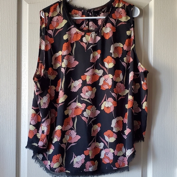 Who What Wear Tops - Dark Floral Sleeveless Shell Tank